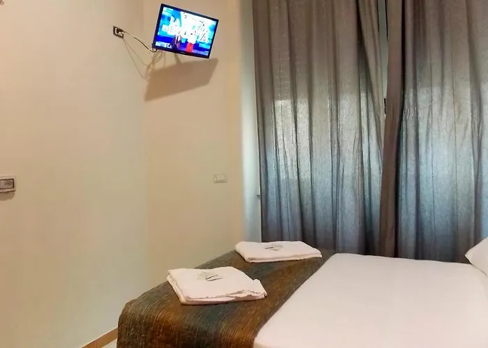 Midtown Hotel *