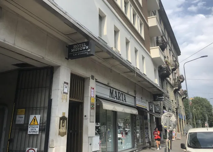 Midtown Ξενοδοχείο *
